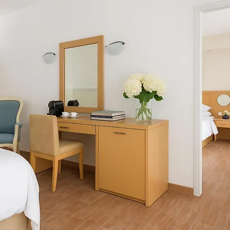 Lagos Mare 4*