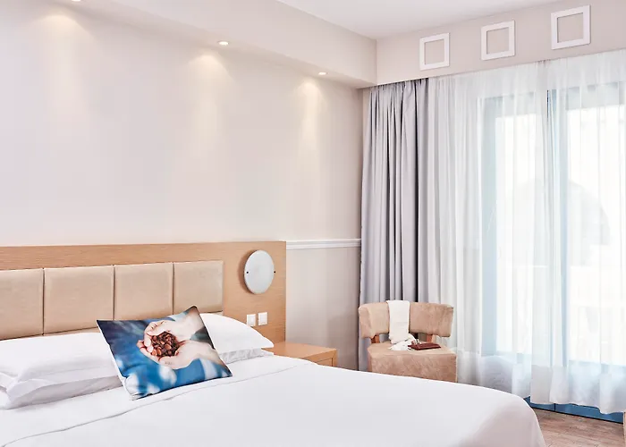 Lagos Mare מלון 4*