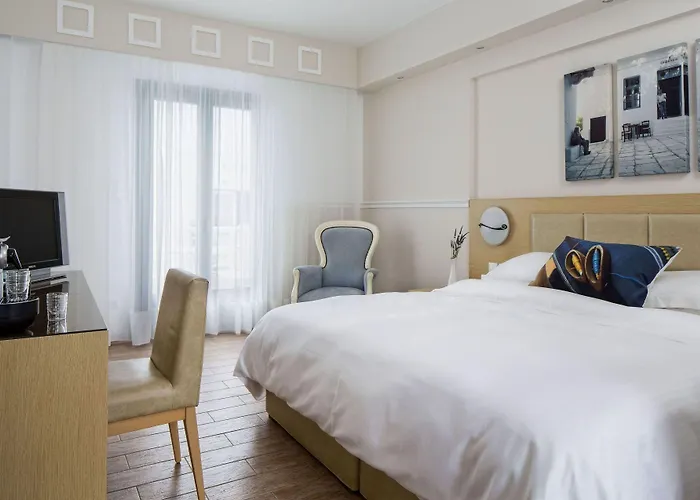 Lagos Mare 4* איוס פרוקופיוס